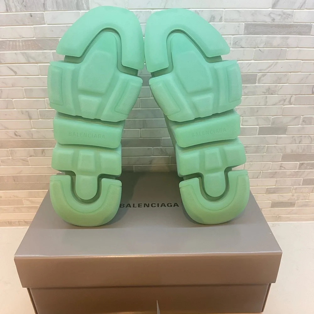 Balenciaga Speed 2.0 LT Sneakers - Picture 8 of 9
